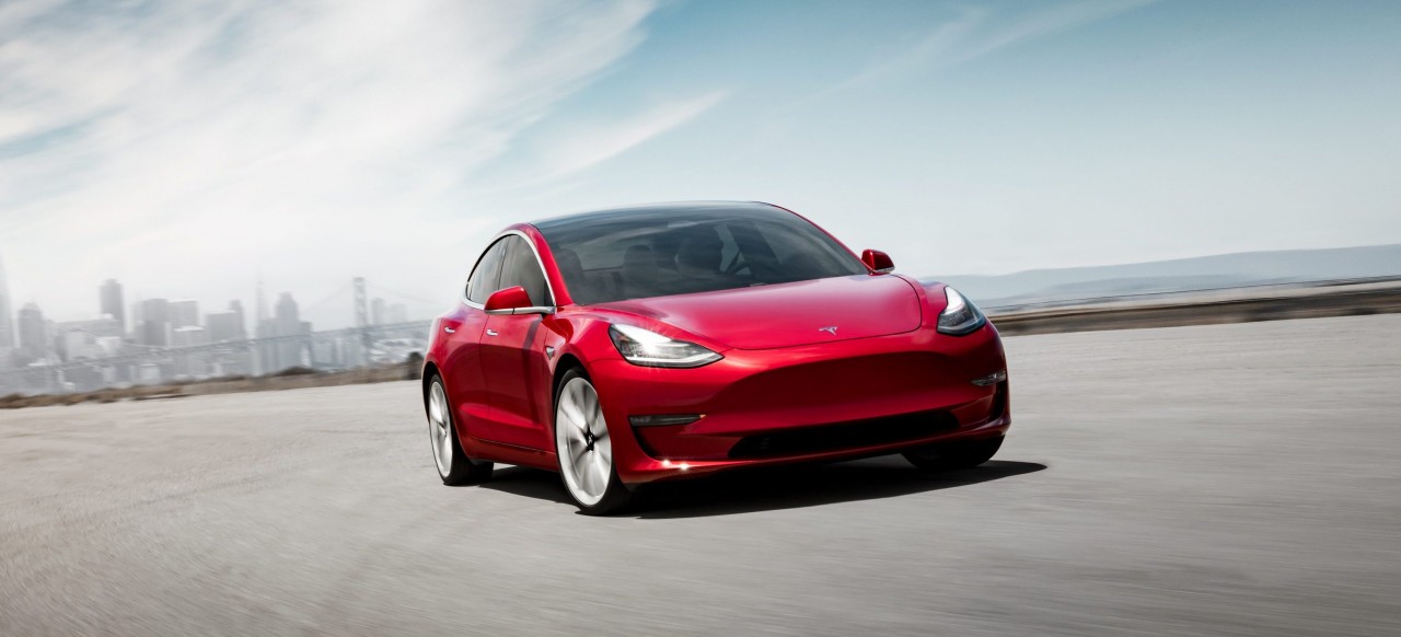 Tesla начинает выпуск электромобилей  Model 3 для европейского рынка