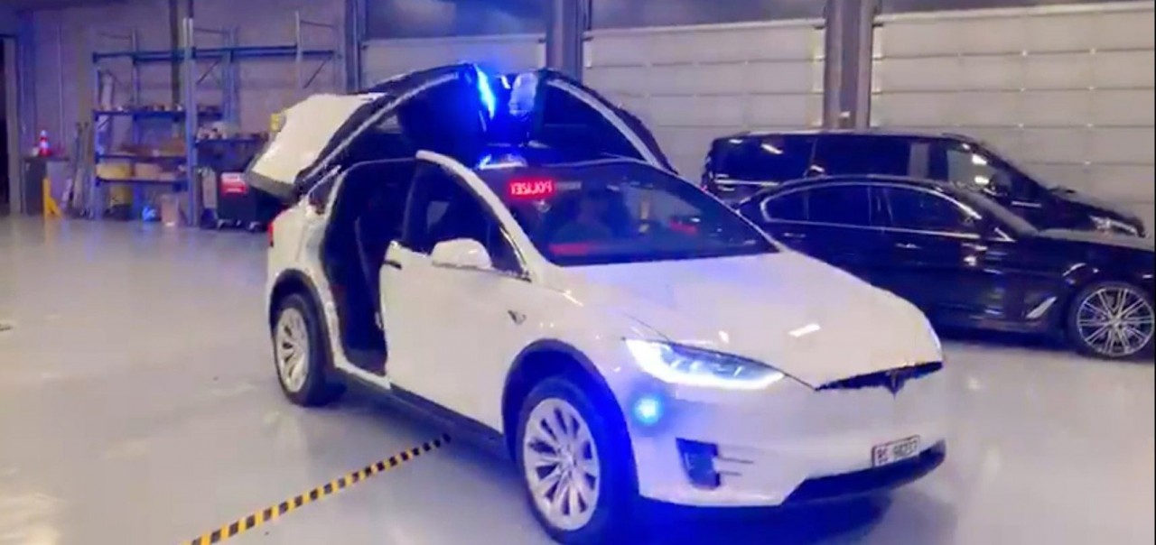 Tesla Model X - полицейский электромобиль