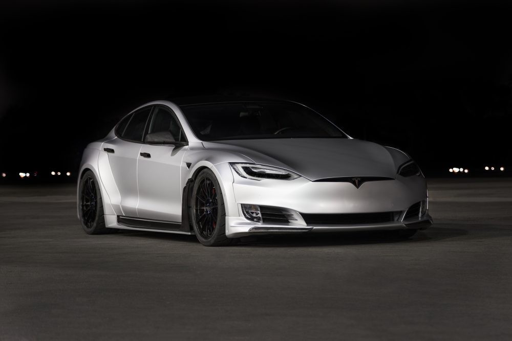 Компания Unplugged Performance представляет потрясающую новую версию Tesla Model S P100D